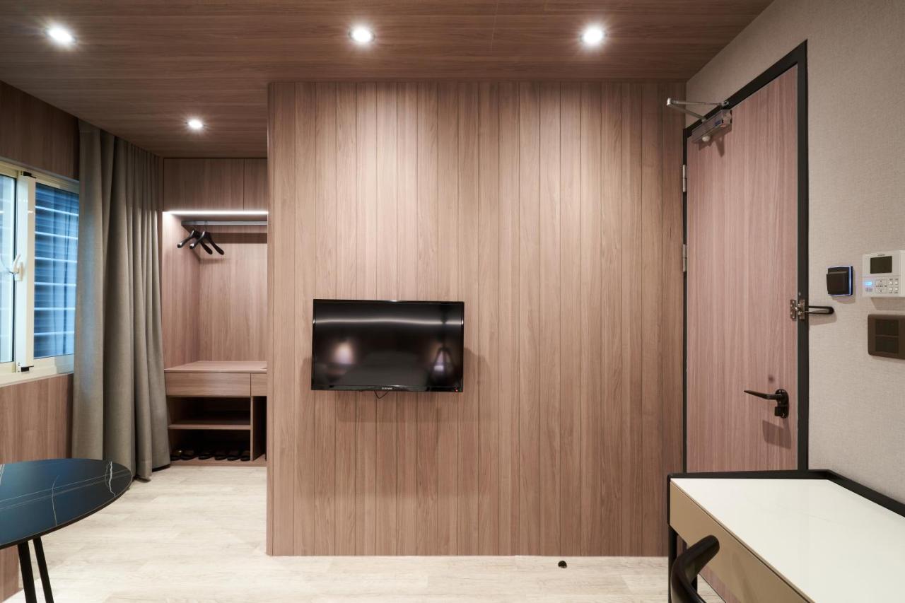 Yung An Business Hotel Dounan Екстер'єр фото